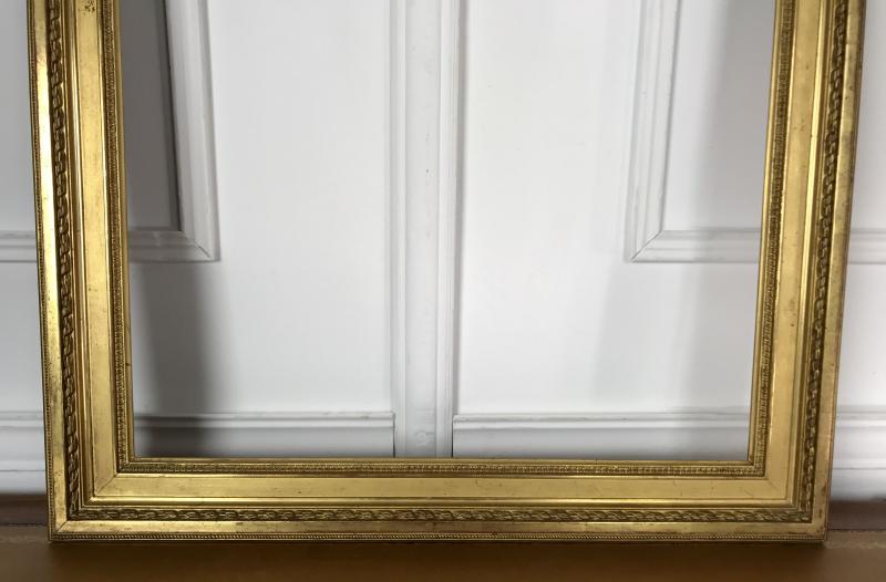 Grand Cadre Ancien En Bois Et Stuc Doré - À Restaurer - Pièce Unique