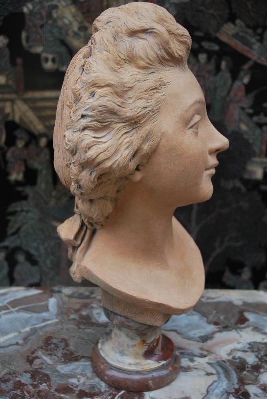 Buste De Jeune Femme8