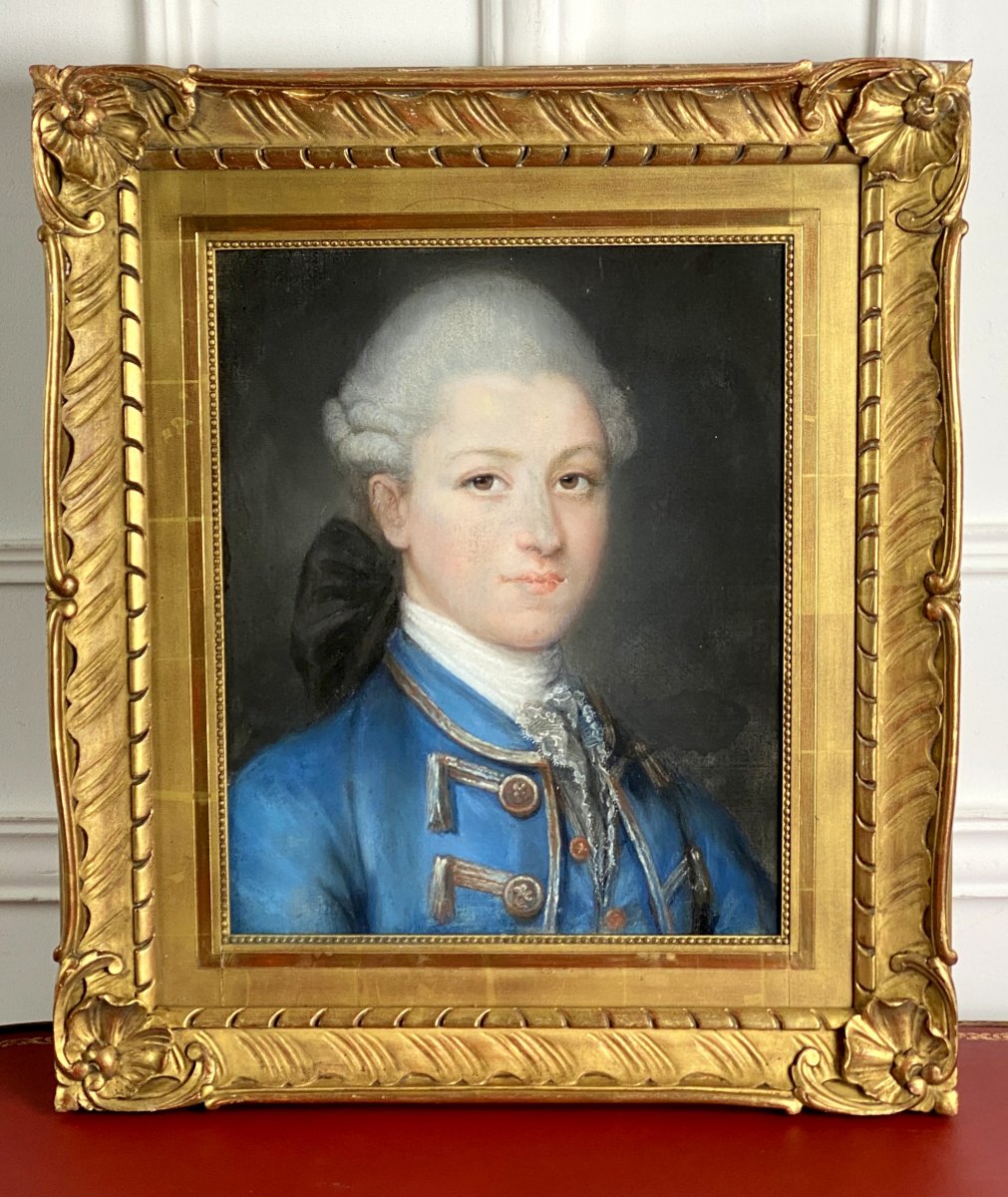 HOMME EN HABIT BLEU1