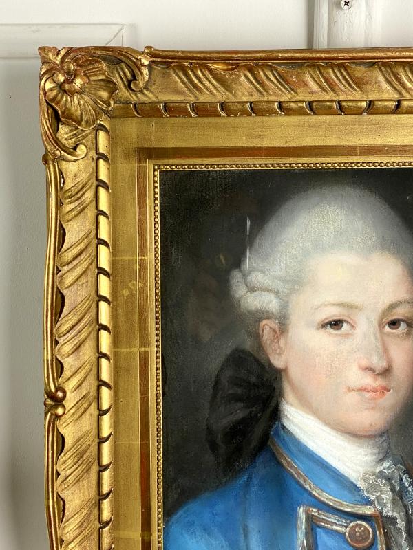 HOMME EN HABIT BLEU3