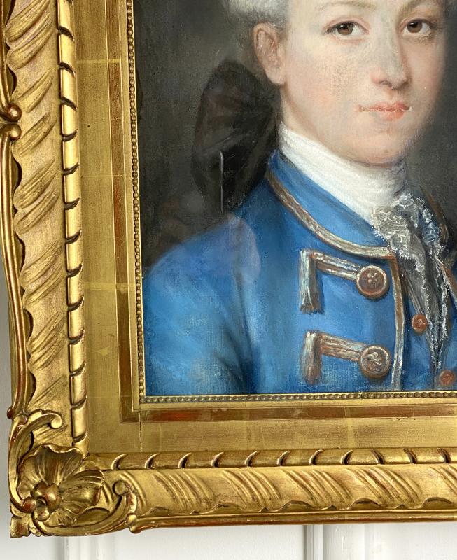 HOMME EN HABIT BLEU4