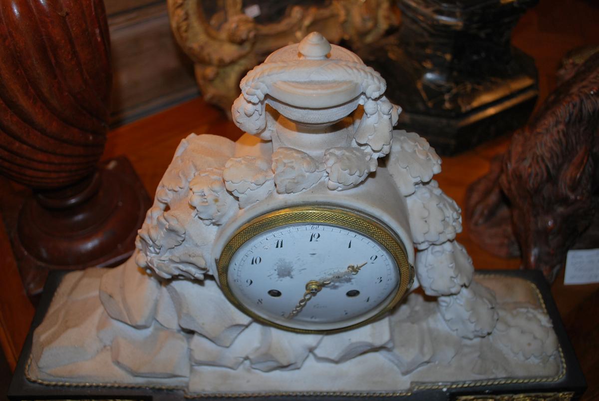 Pendule En Marbre Blanc 3