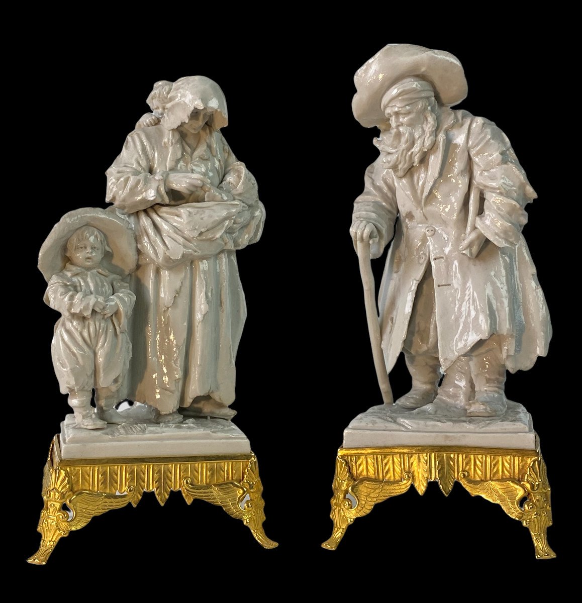 Personnages XIXe En Porcelaine De Sevres 1