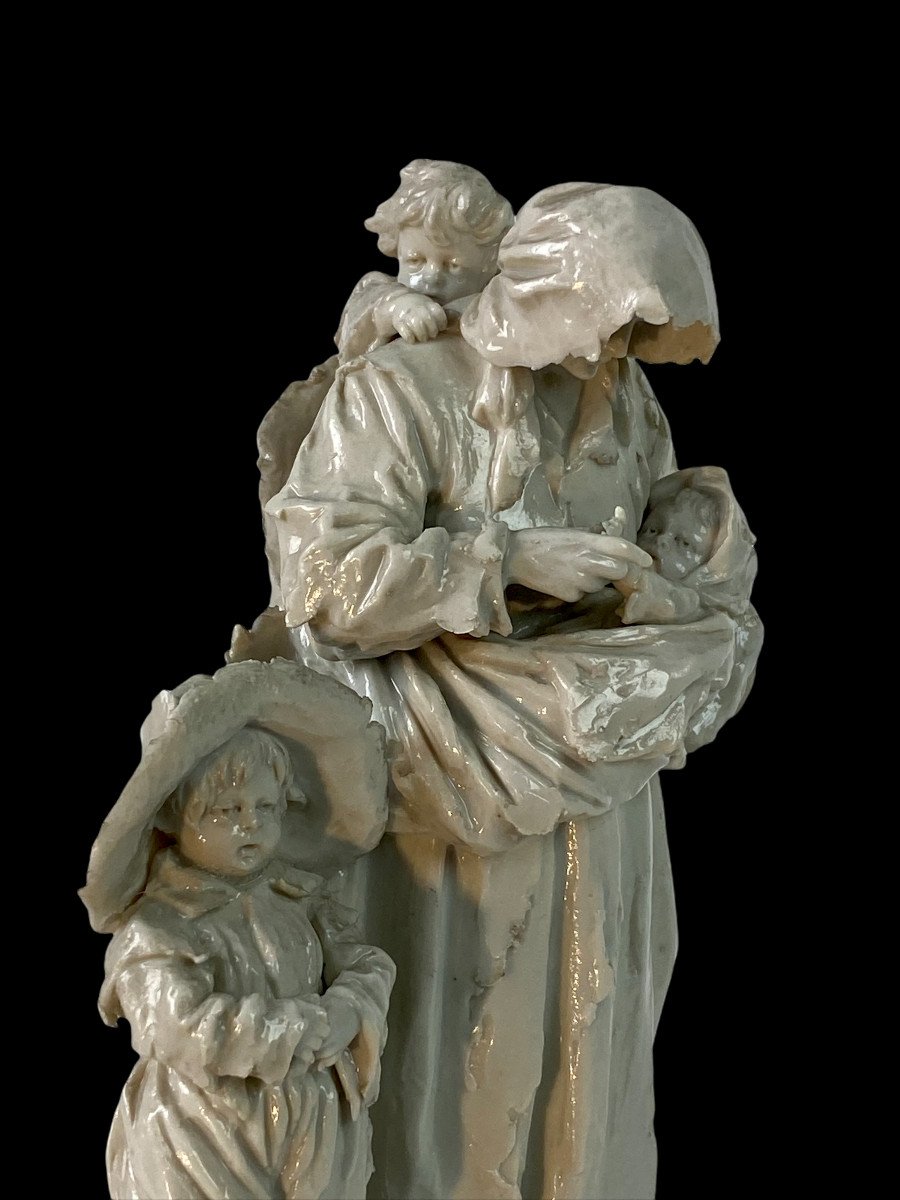 Personnages XIXe En Porcelaine De Sevres 3